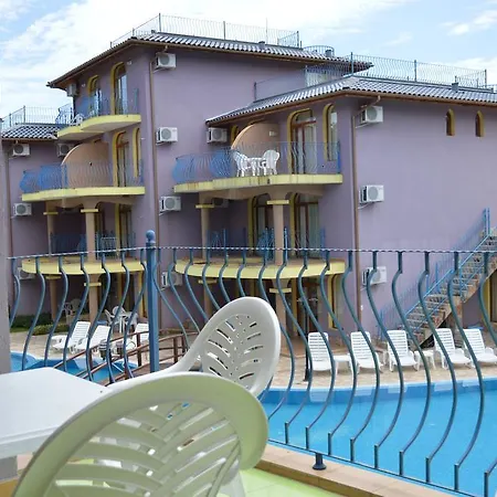 Garden Beach Apart 3*