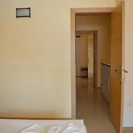 Garden Beach Apart 3* Sozopol